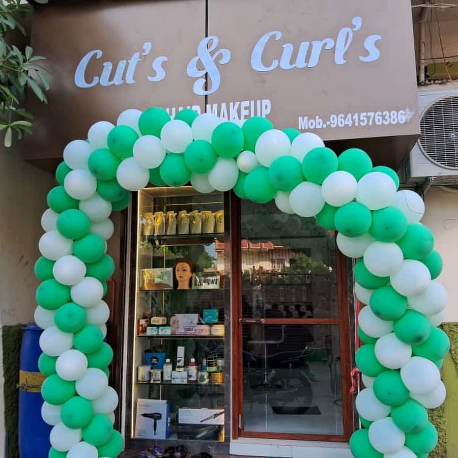 Cut's & Curl's Image