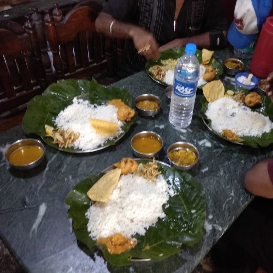 Shree Hotel and Restaurant Image