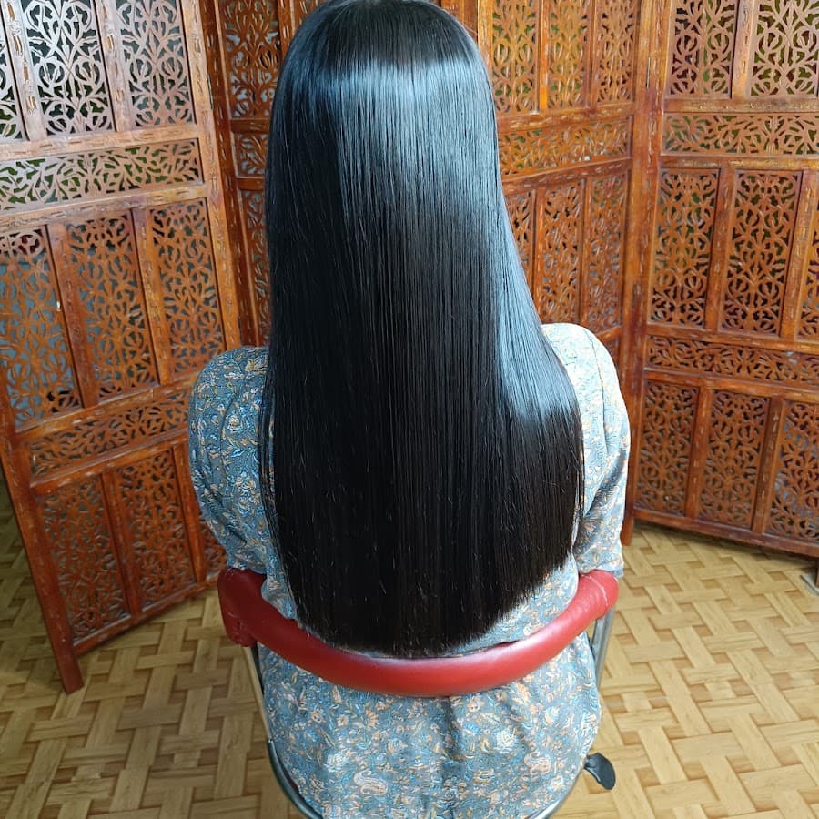 Sun Silky Makeup & Beauty Parlour Image